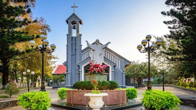 Nhà thờ chánh tòa Buôn Ma Thuột (Nguồn: Internet)